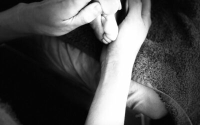 Auto-massages simples des pieds à pratiquer chez soi